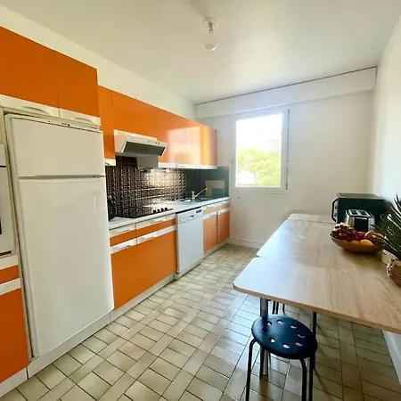 Appartement Vue Port De Plaisance : Le Voilier