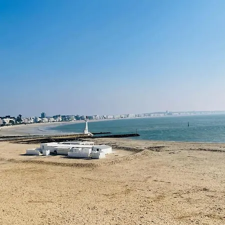 Daire Vue Port De Plaisance : Le Voilier *