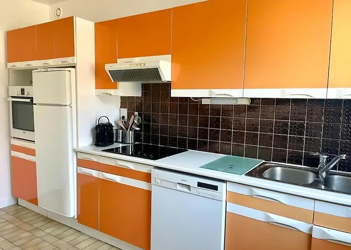 Vue Port De Plaisance : Le Voilier La Baule-Escoublac