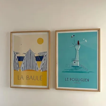 Vue Port De Plaisance : Le Voilier *