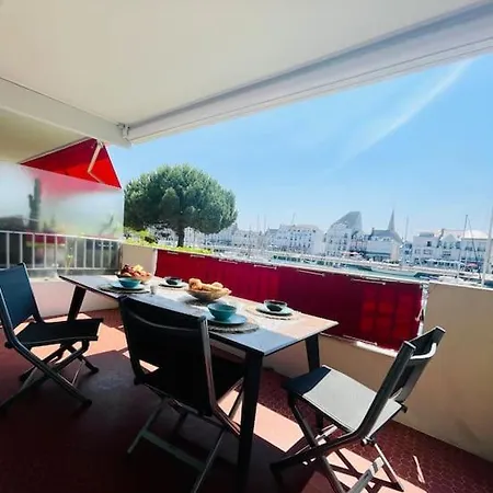 Vue Port De Plaisance : Le Voilier * La Baule-Escoublac