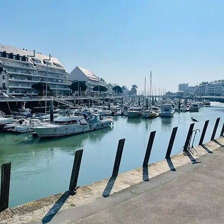 Vue Port De Plaisance : Le Voilier Lejlighed La Baule