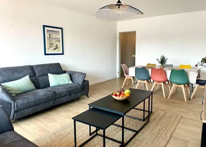 Vue Port De Plaisance : Le Voilier Apartamento