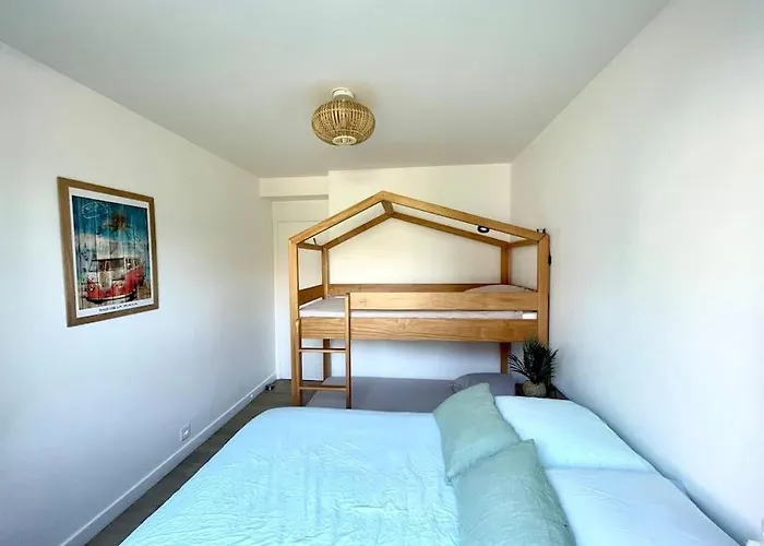 Vue Port De Plaisance : Le Voilier Apartamento *