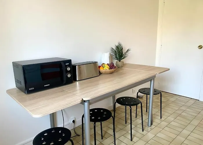 Vue Port De Plaisance : Le Voilier Apartamento