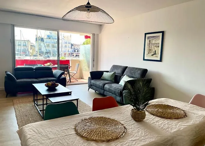 Vue Port De Plaisance : Le Voilier Apartamento *